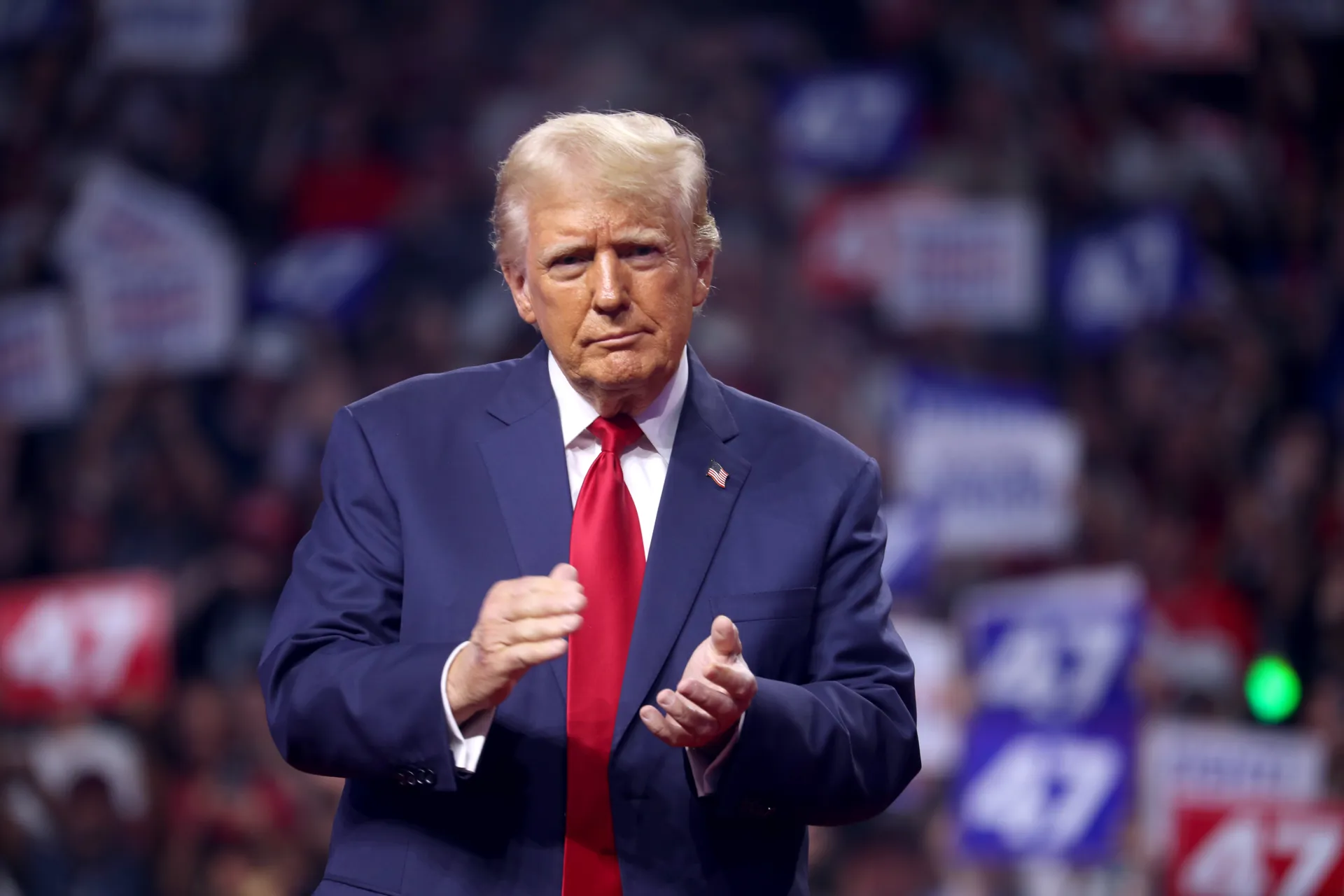 100 ngày đầu nhiệm kỳ 2 của ông Trump: "cơn lốc" chính sách và những thách  thức lớn